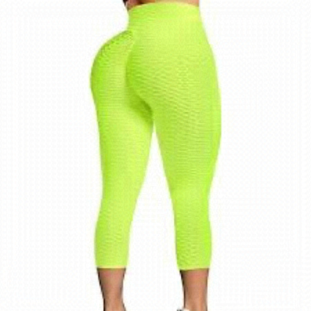 ⭐️HIGH Waisted Workout Butt Lifting Scrunch Booty Tummy Control Capri Leggings⭐️